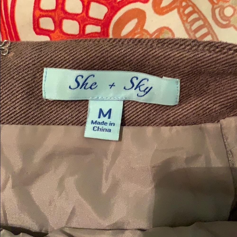 it’s brown skort - Picture 4 of 4